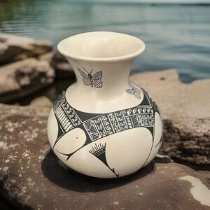 Mata Ortiz Pottery Angela Corona Etched Butterfly Paquime Casas Grande Olla Vase